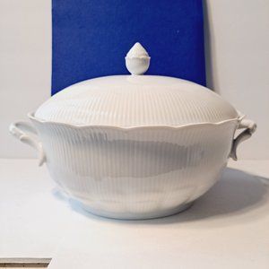 Vintage Kaiser Romantica Scalloped Covered Vegetable Serving Dish 10" x 6.5"